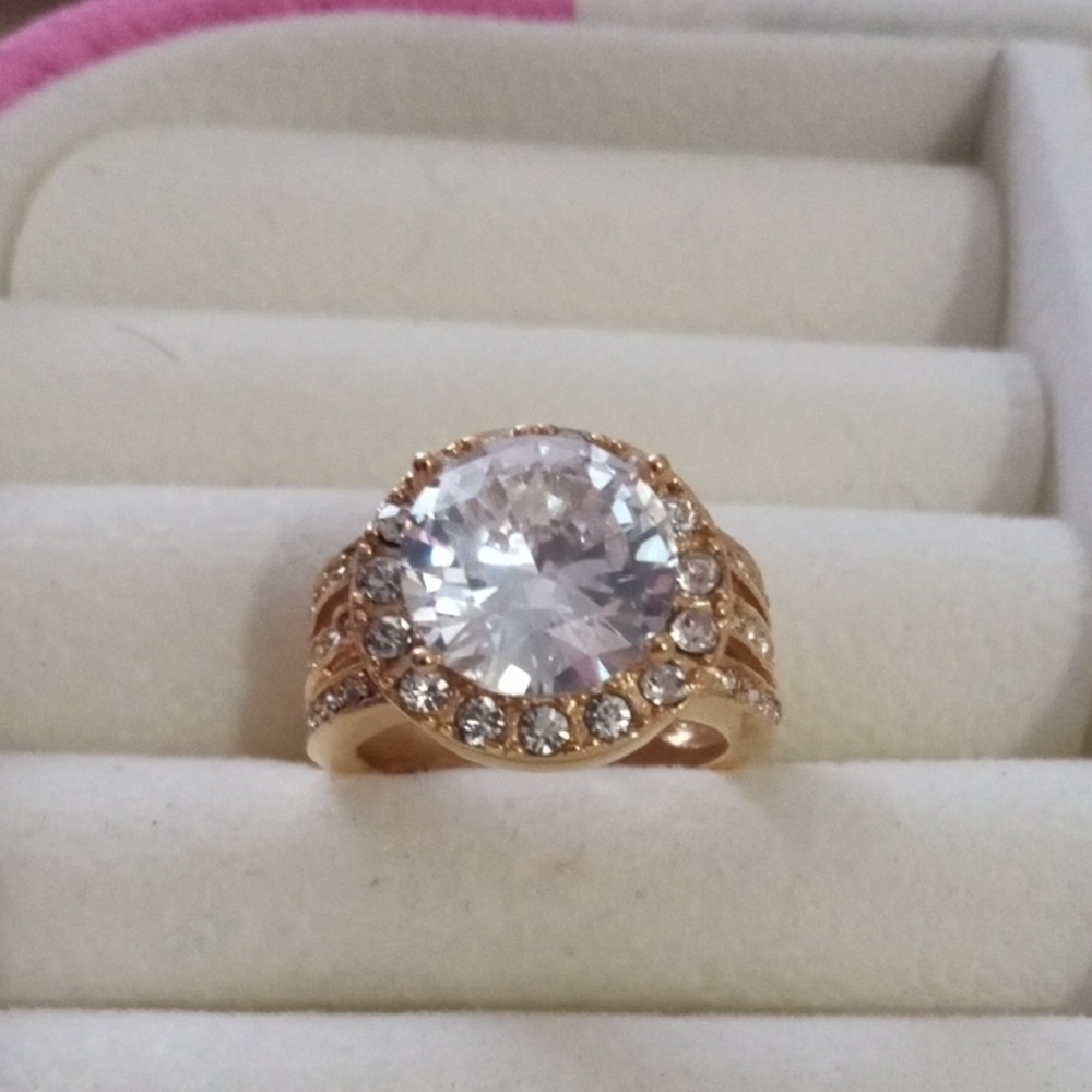 Brilliant Simulated Diamond In Goldtone Setting Size 5